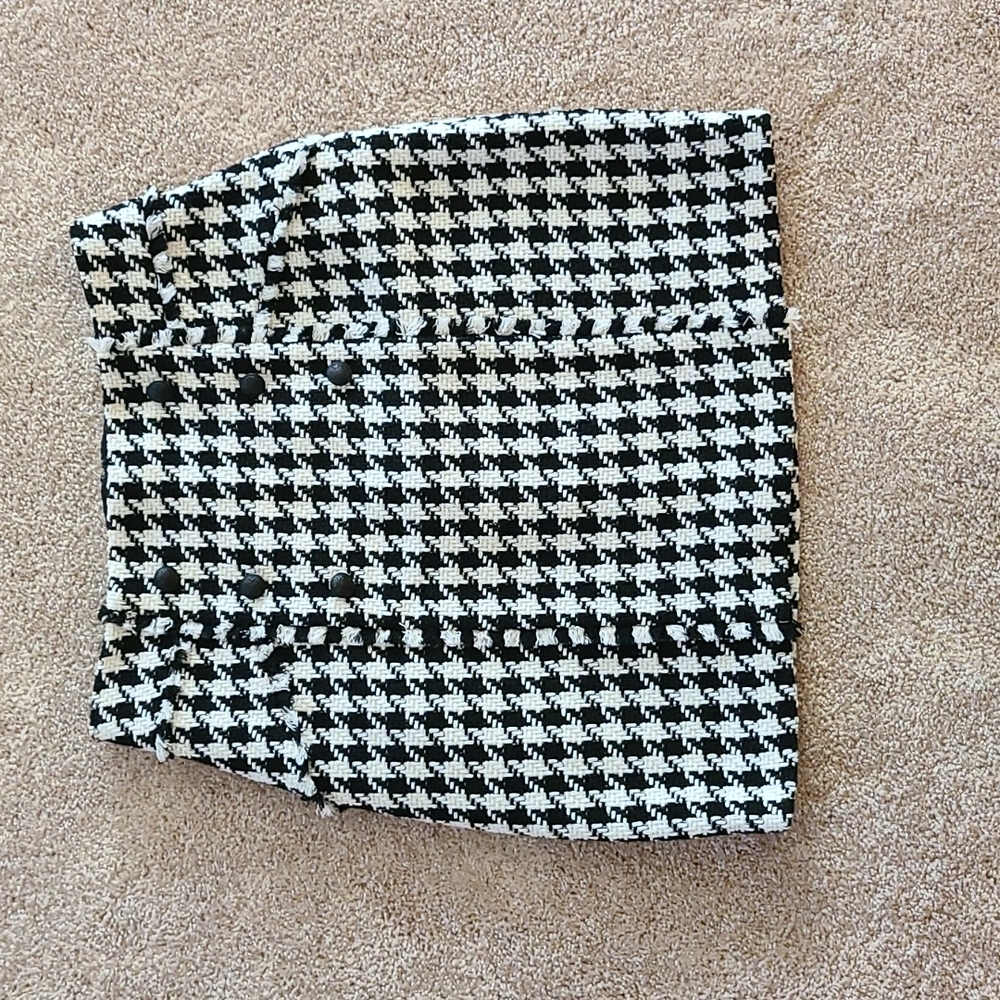 Express Black and White Houndstooth skirt
